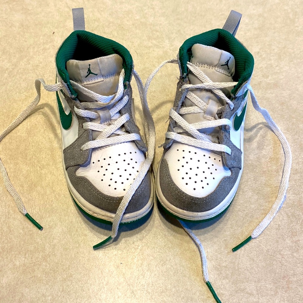 Nike Air Jordan 1 Mid SE White Pine Green Smoke Grey Size US 9c
